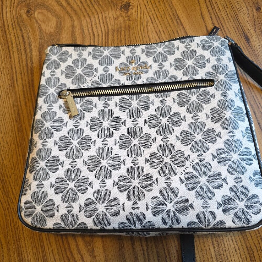Crossbody Kate Spade purse and wristlet